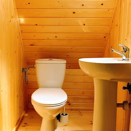 Całoroczne Nad Morzem I Jeziorem Jezierzany