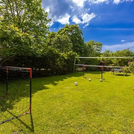 펜션 Caloroczne Nad Morzem I Jeziorem Jezierzany