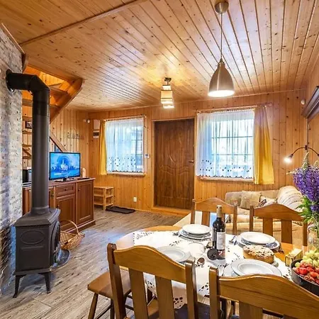 Caloroczne Nad Morzem I Jeziorem Holiday home Jezierzany